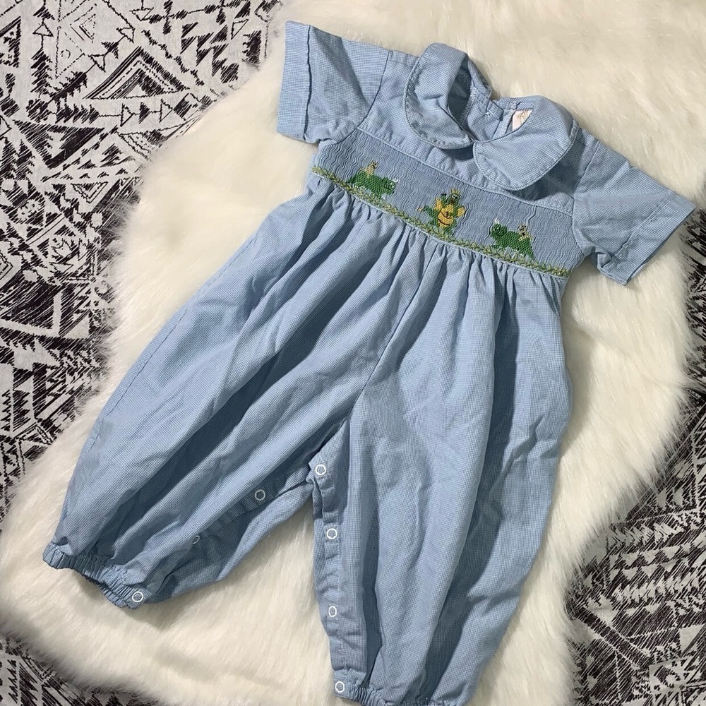 Alennys baby‎ boy hand smocked romper. Size 3 months